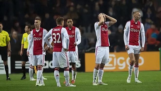 士砍下38 士砍下38