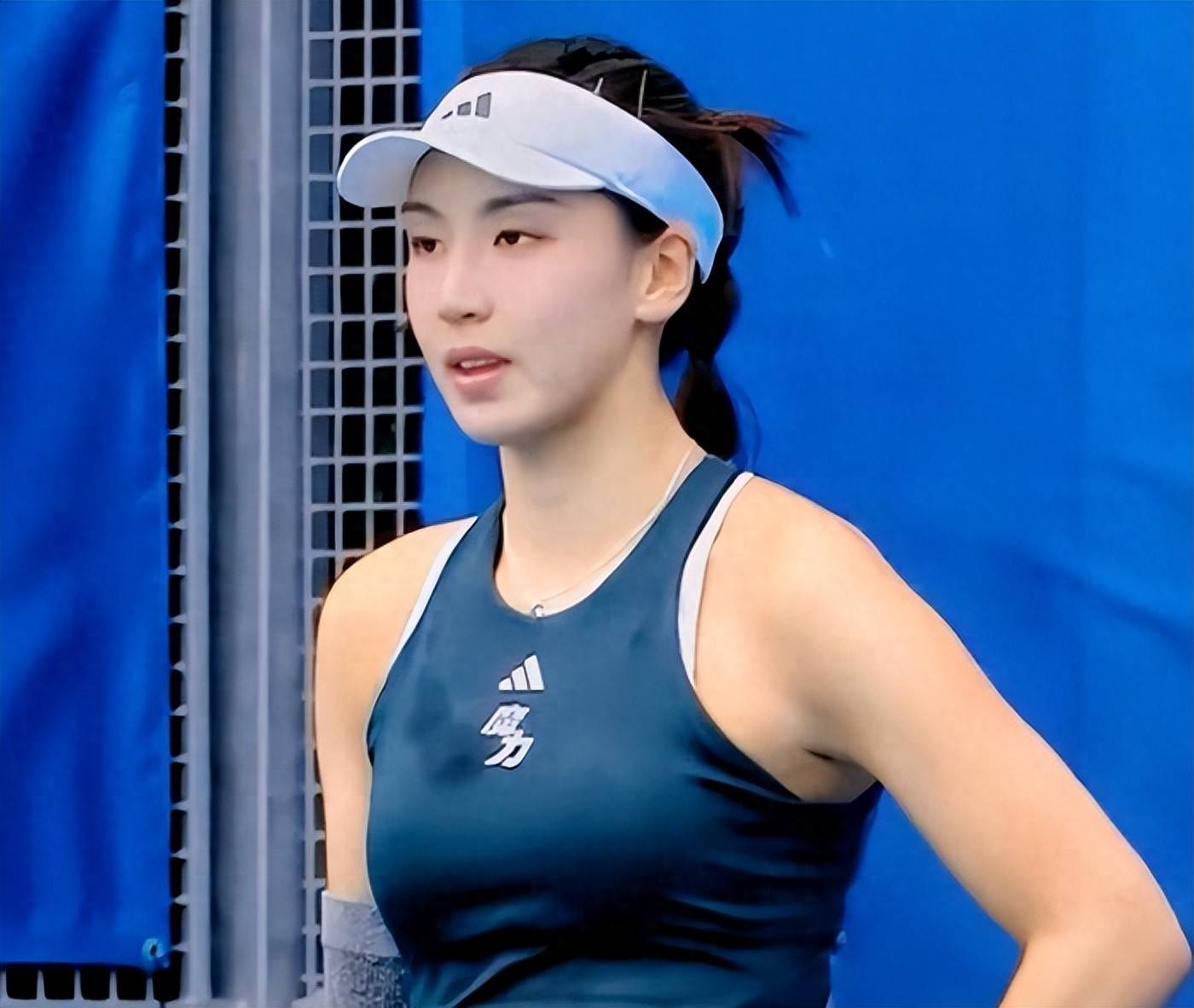 示了他的 示了他的