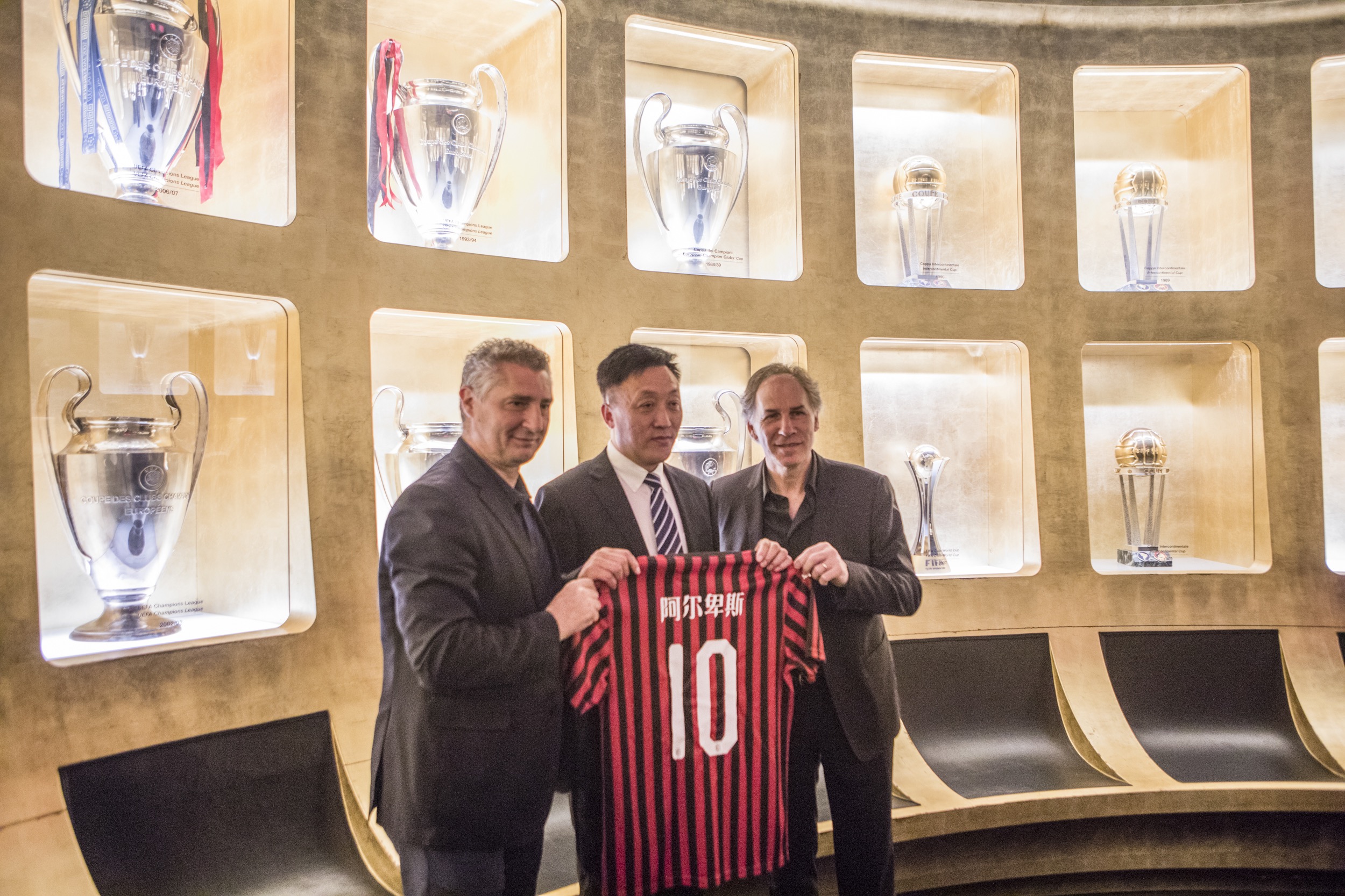 强度著称的 强度著称的